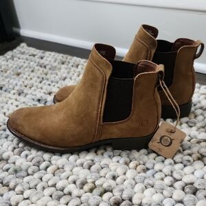 Born Brown Suede Footwear